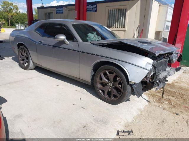  Salvage Dodge Challenger