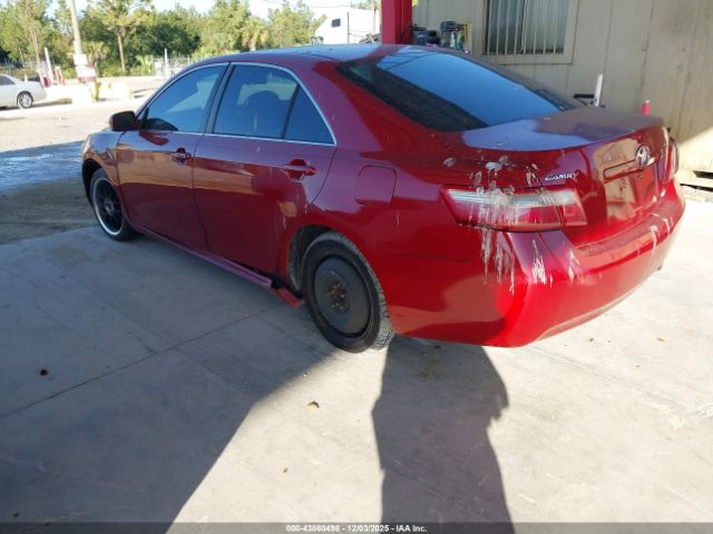 Toyota Camry Le Image 6