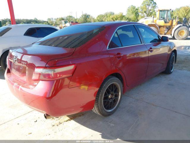 Toyota Camry Le Image 2