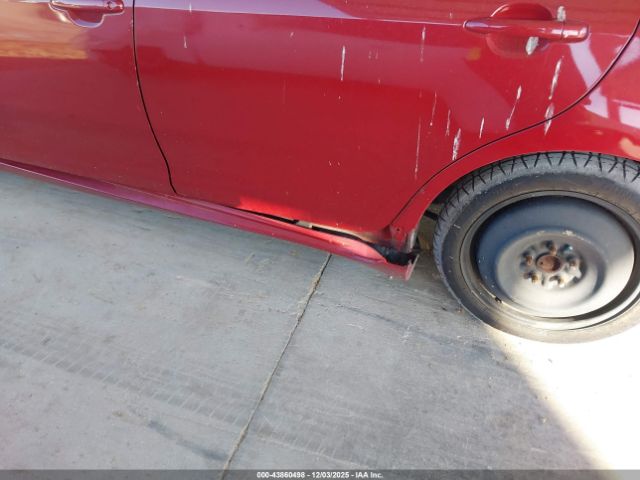 Toyota Camry Le Image 9