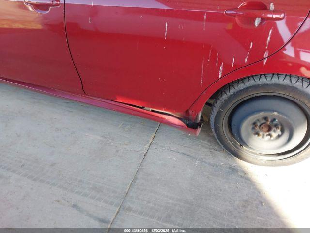 Toyota Camry Le Image 9