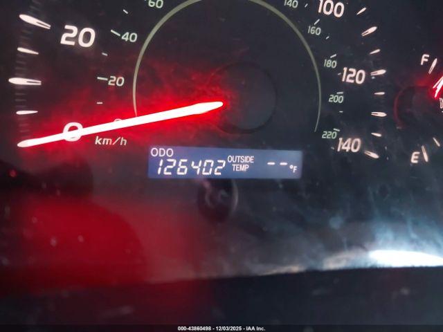 Toyota Camry Le Image 3