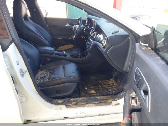 Mercedes-Benz Cla-class 4matic Image 16