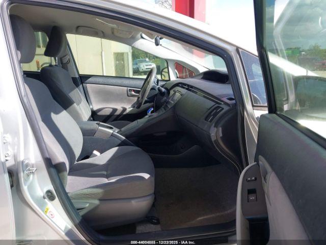 Toyota Prius Two Image 3