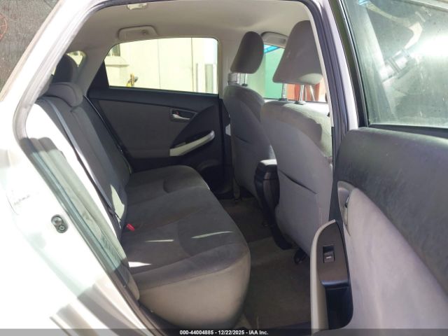 Toyota Prius Two Image 12