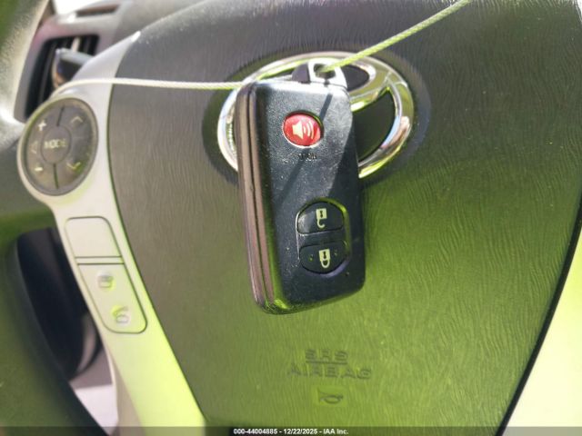 Toyota Prius Two Image 9