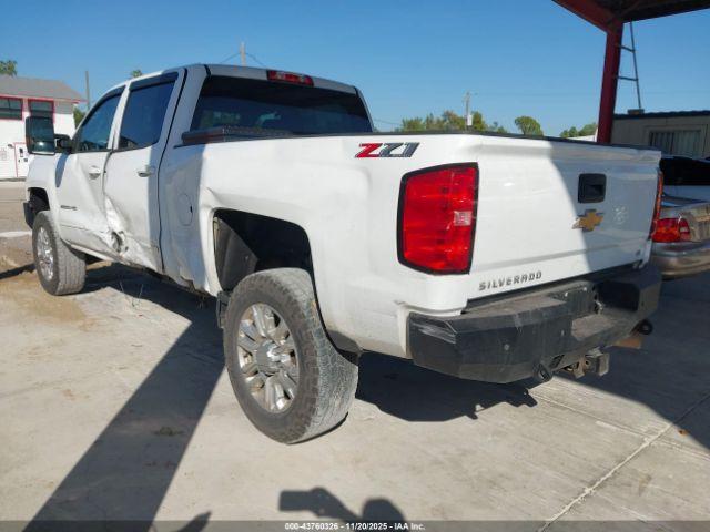 Chevrolet Silverado 2500 Lt Image 4
