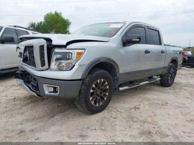 Nissan Titan Pro-4x Image 16