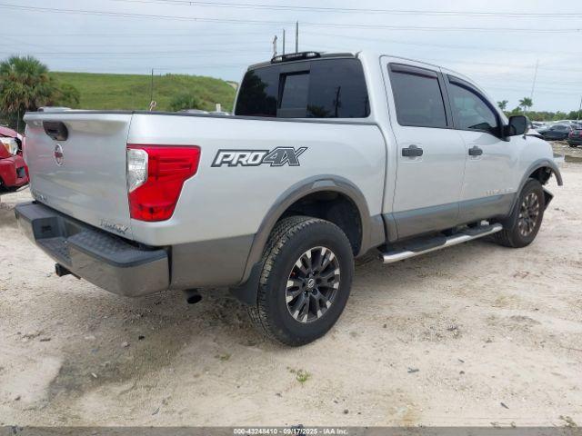 Nissan Titan Pro-4x Image 13