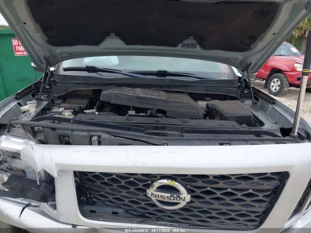 Nissan Titan Pro-4x Image 2