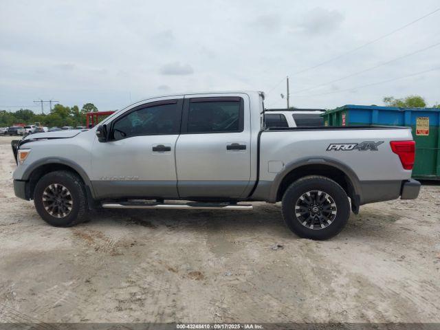 Nissan Titan Pro-4x Image 10