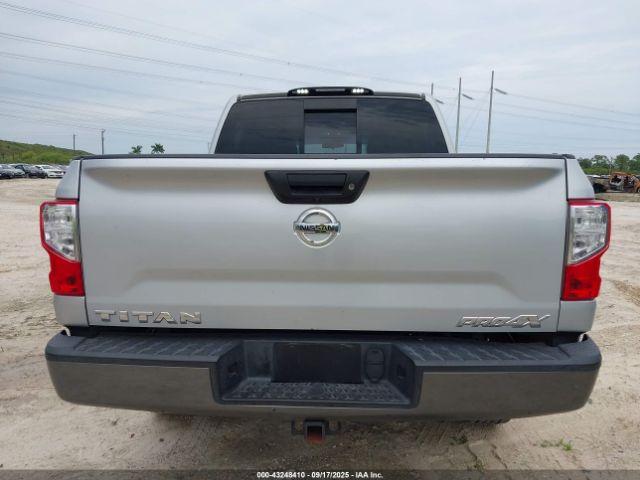 Nissan Titan Pro-4x Image 8