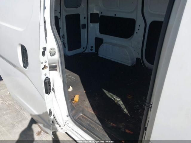 Nissan Nv Sv Image 7