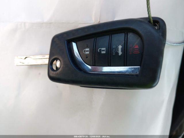 Toyota Corolla Le Image 2