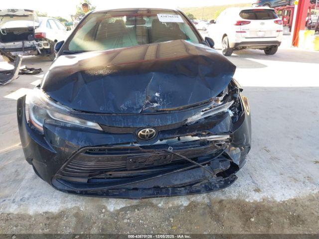 Toyota Corolla Le Image 10