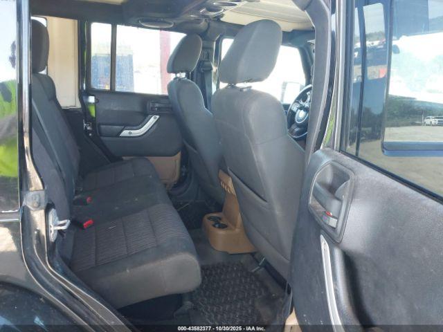 Jeep Wrangler Sahara Image 7