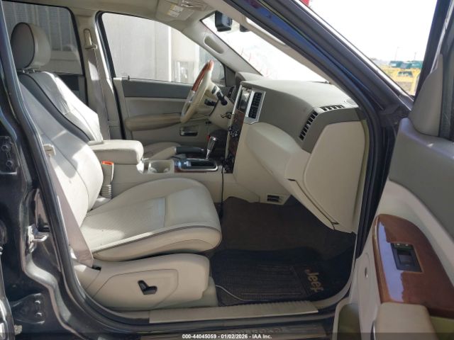 Jeep Grand Cherokee Overland Image 2