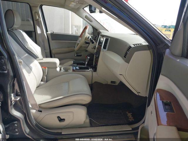 Jeep Grand Cherokee Overland Image 2