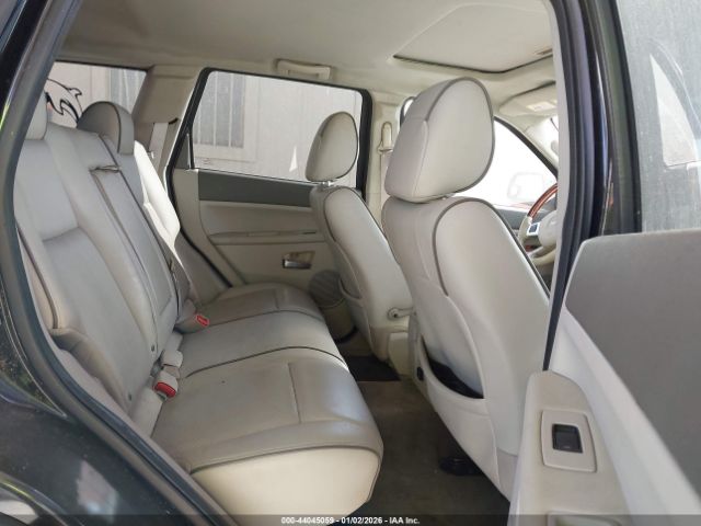 Jeep Grand Cherokee Overland Image 8