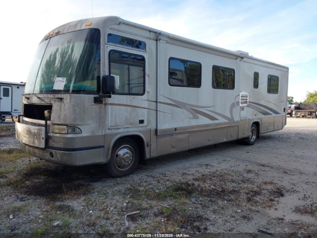 Ford F-550 Super Duty Stripped Chass Image 6