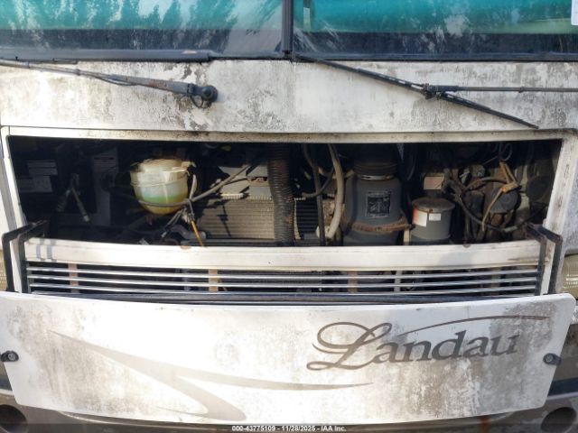 Ford F-550 Super Duty Stripped Chass Image 10