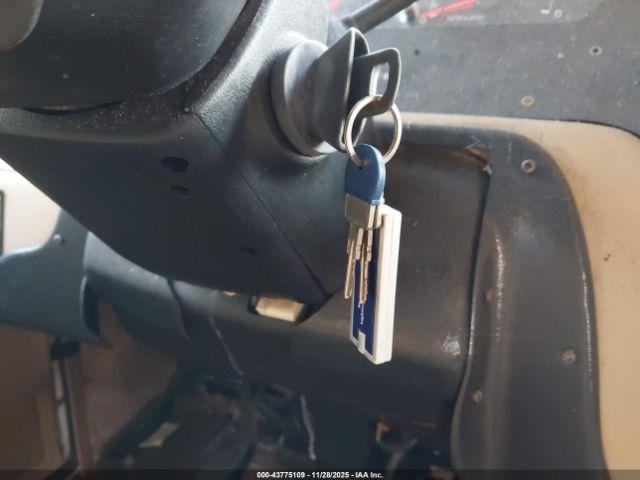 Ford F-550 Super Duty Stripped Chass Image 8