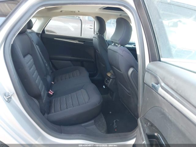 Ford Fusion Se Image 4