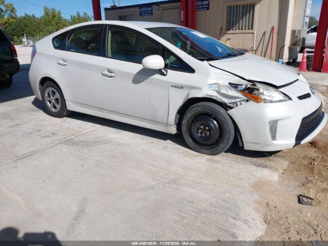  Salvage Toyota Prius