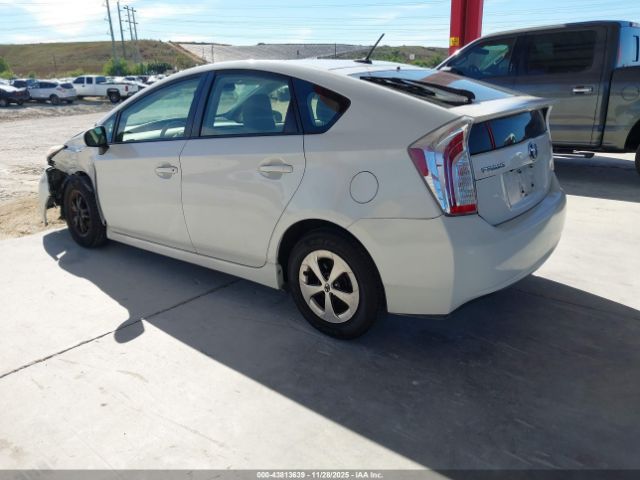 Toyota Prius Three Image 4