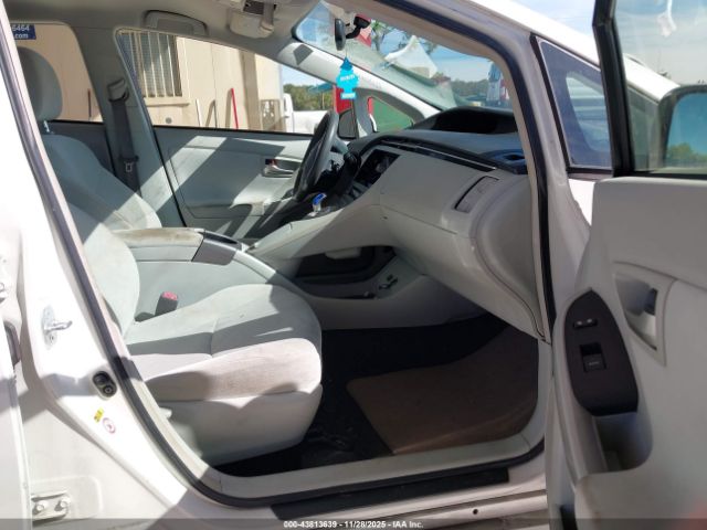 Toyota Prius Three Image 3