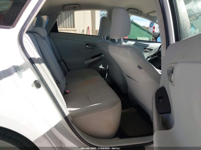 Toyota Prius Three Image 8