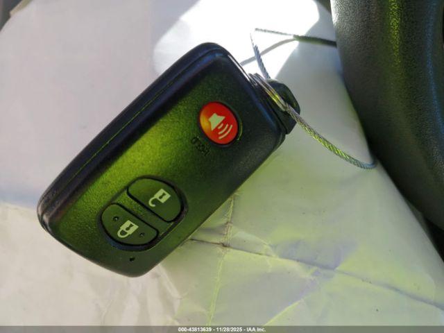 Toyota Prius Three Image 10