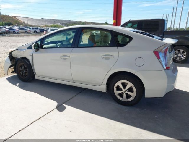 Toyota Prius Three Image 15