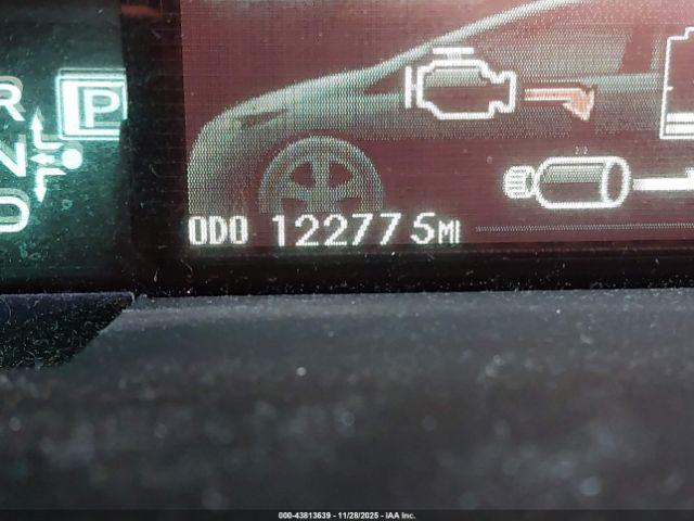 Toyota Prius Three Image 13