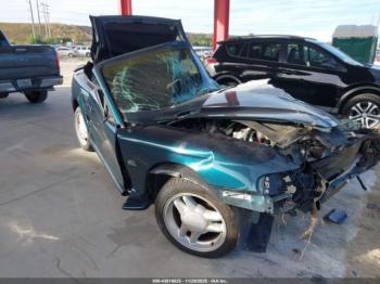  Salvage Ford Mustang