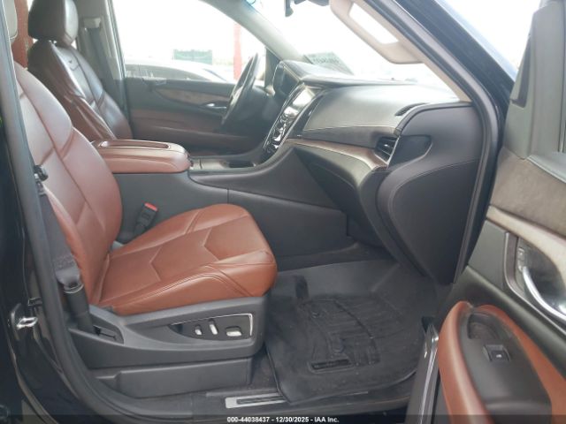 Cadillac Escalade Premium Image 3