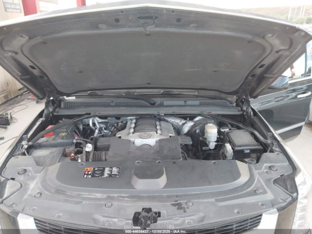 Cadillac Escalade Premium Image 12