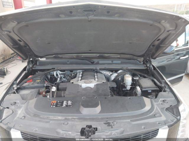 Cadillac Escalade Premium Image 12