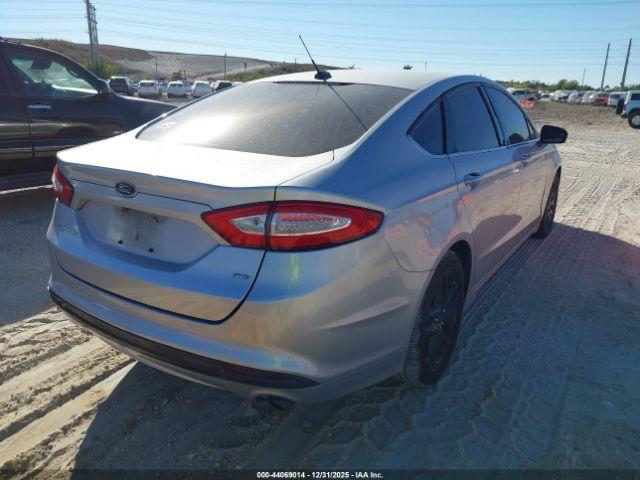 Ford Fusion Se Image 4
