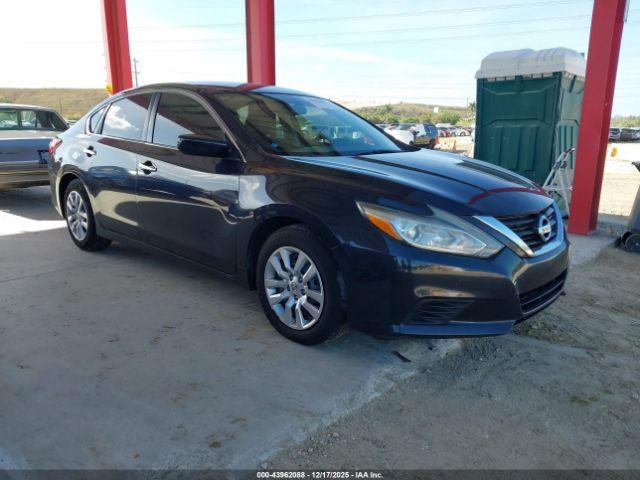  Salvage Nissan Altima