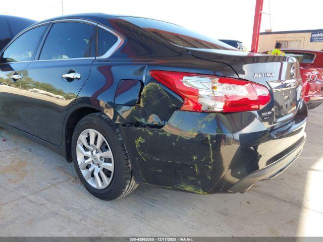 Nissan Altima 2.5 S Image 6