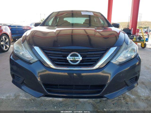 Nissan Altima 2.5 S Image 12