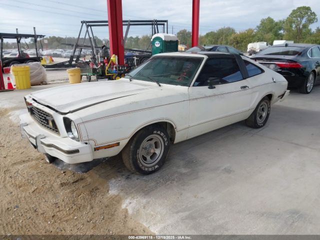 Ford Mustang Image 6