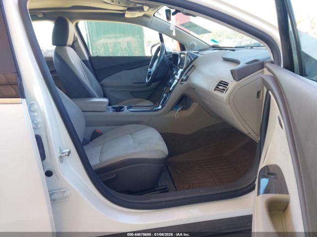 Chevrolet Volt Image 2