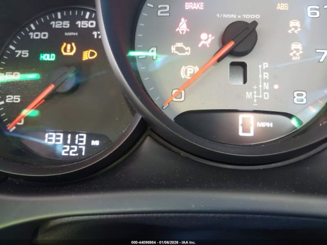 Porsche Macan S Image 10