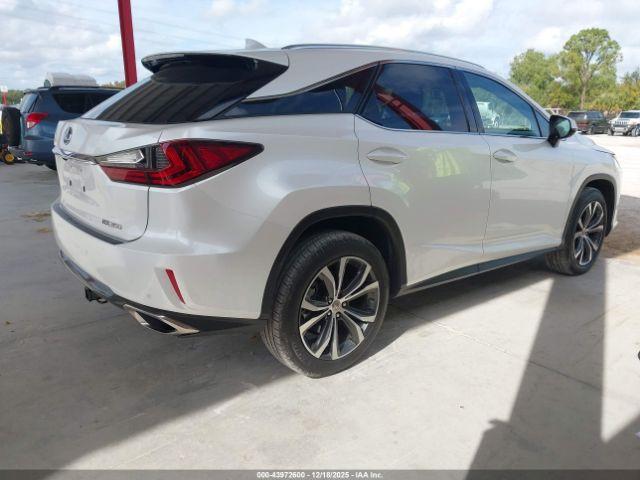 Lexus RX Image 17