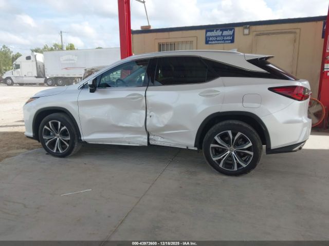 Lexus RX Image 14