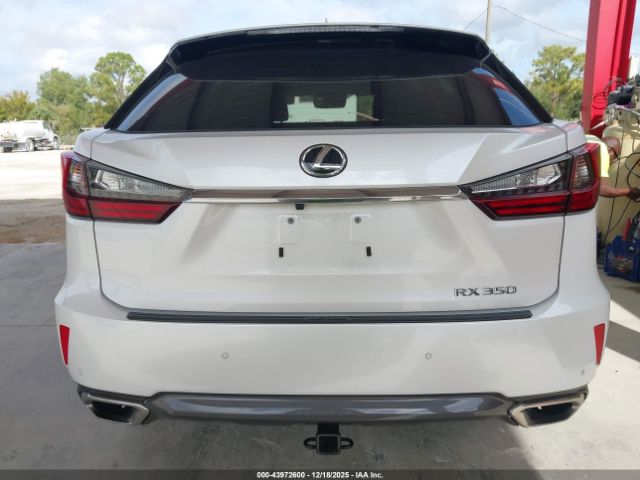 Lexus RX Image 16