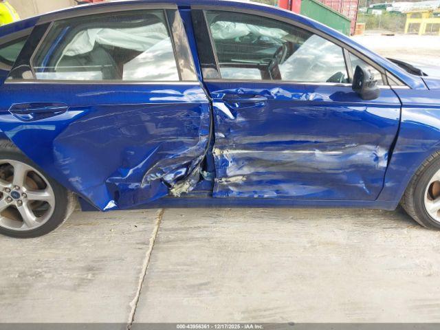 Ford Fusion S Image 2