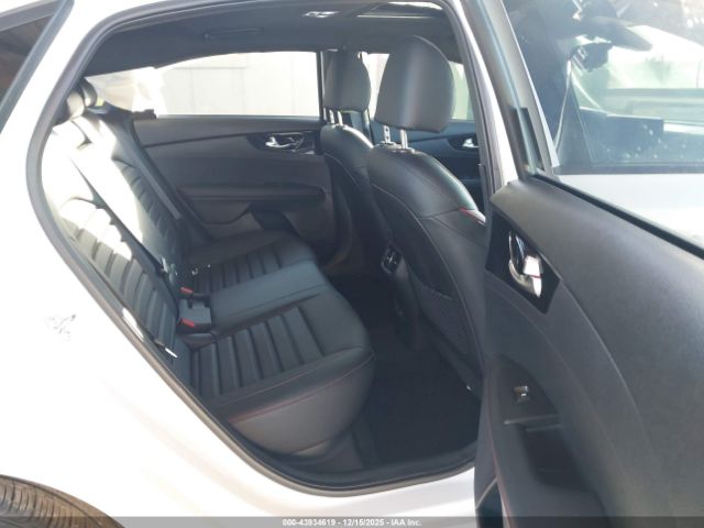 Kia Forte Gt Image 16